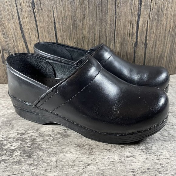 all white dansko nursing shoes